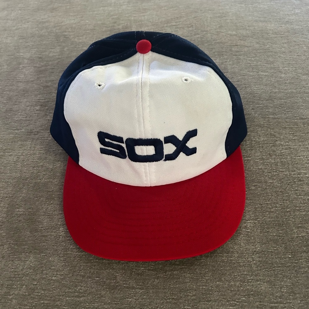 Chicago White Sox Baseball retro Cap with Red and White Design
